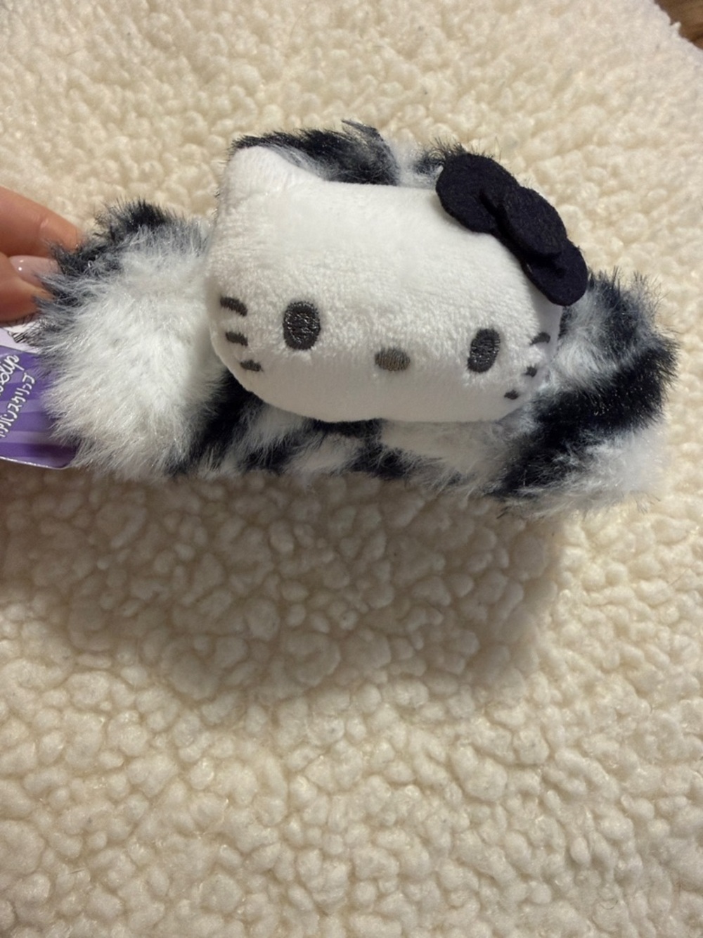 Hello Kitty Plush Hair Claw Clip Japan Exclusive Sanrio Boa Vance NWT Kawaii - Picture 12 of 13